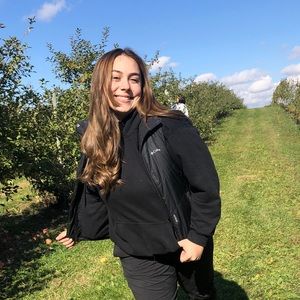 Meet your Posher, Hannah